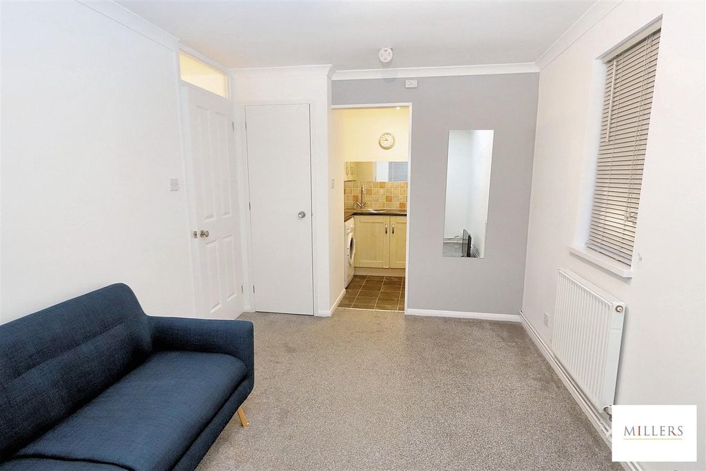 Property photo 2 of 13 Img_0119.Jpg