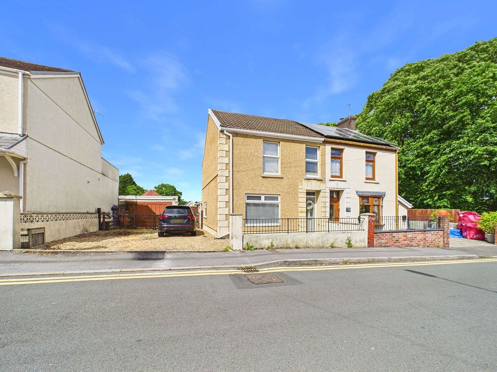 Property photo 1 of 30