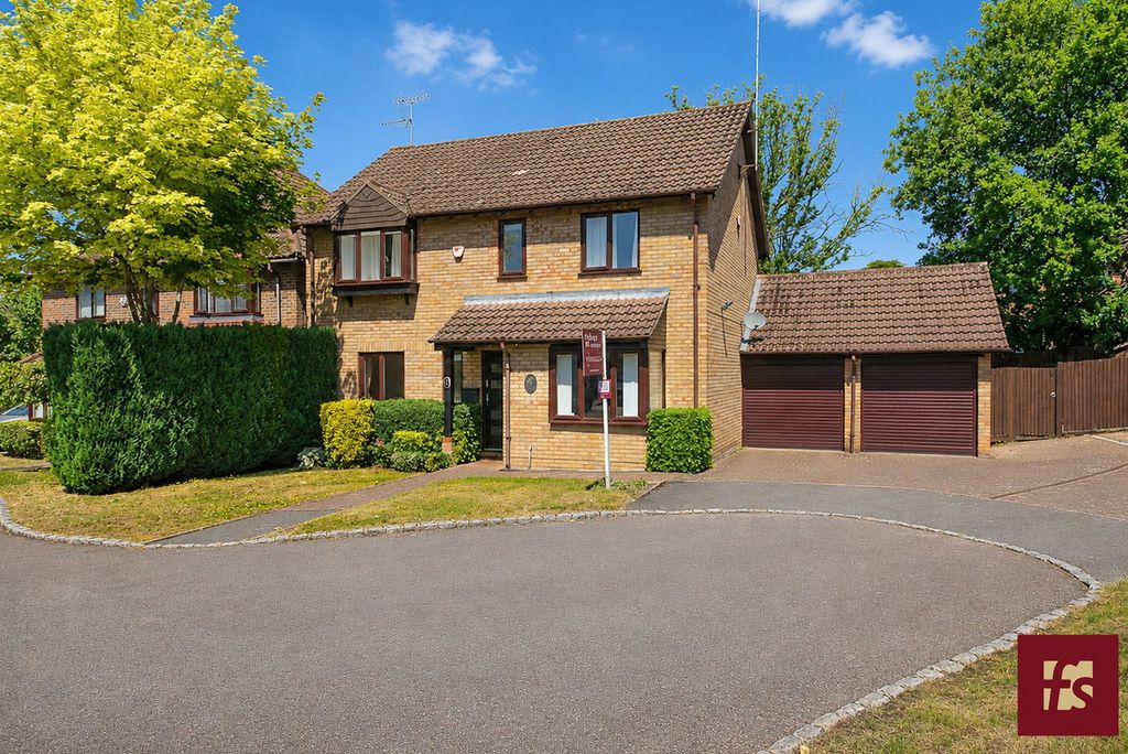 Property photo 1 of 32
