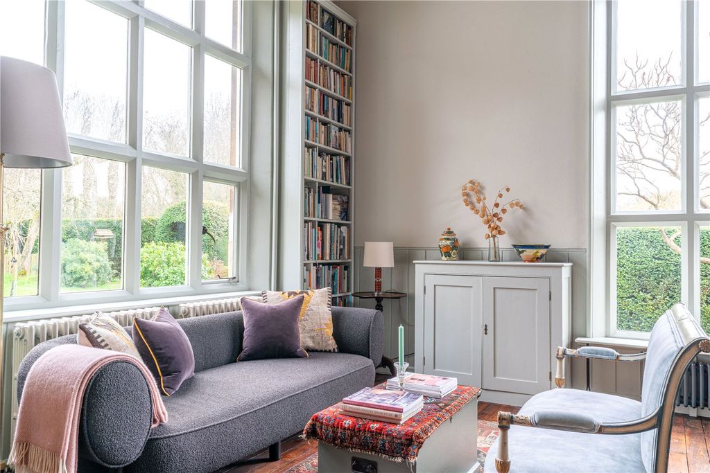 Property photo 2 of 23 Sitting Area