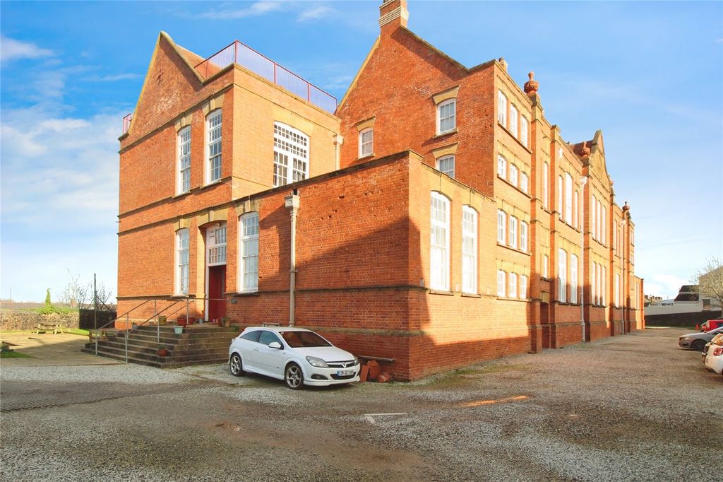 Additional image 14 of 2 bed flat for saleGeneva Place, Bideford, Devon EX39
