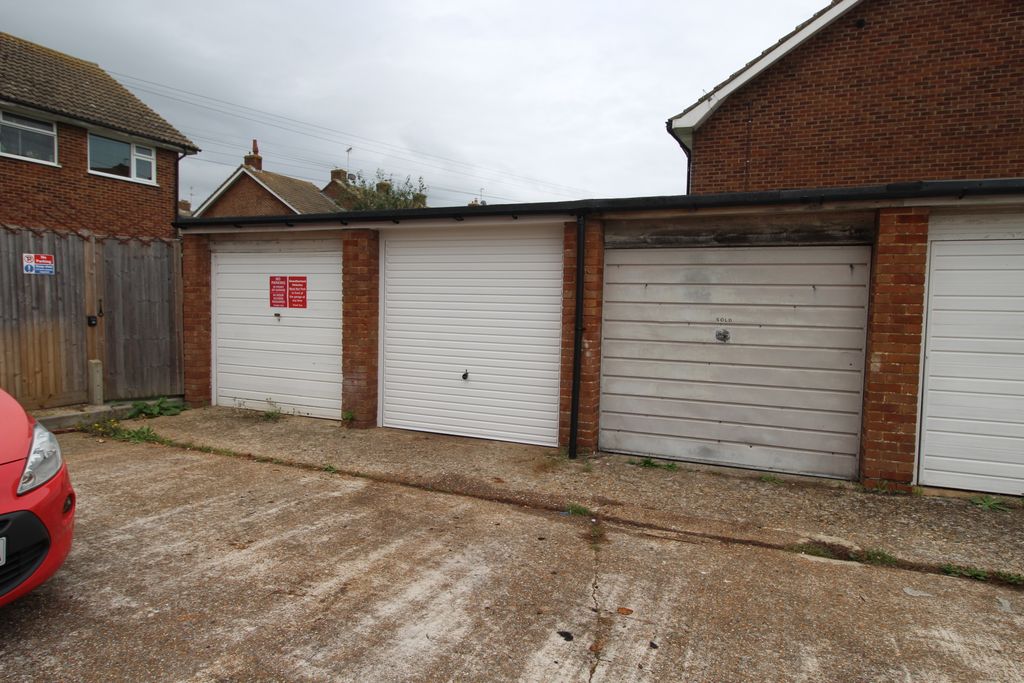 Property photo 1 of 4 Front