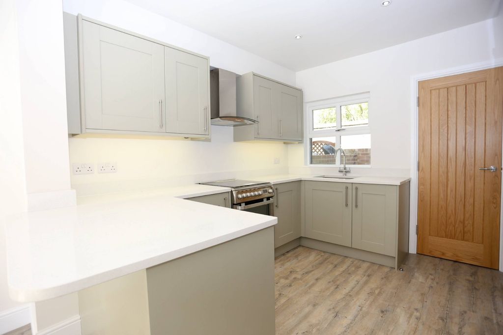 Property photo 3 of 10 Picture No. 21