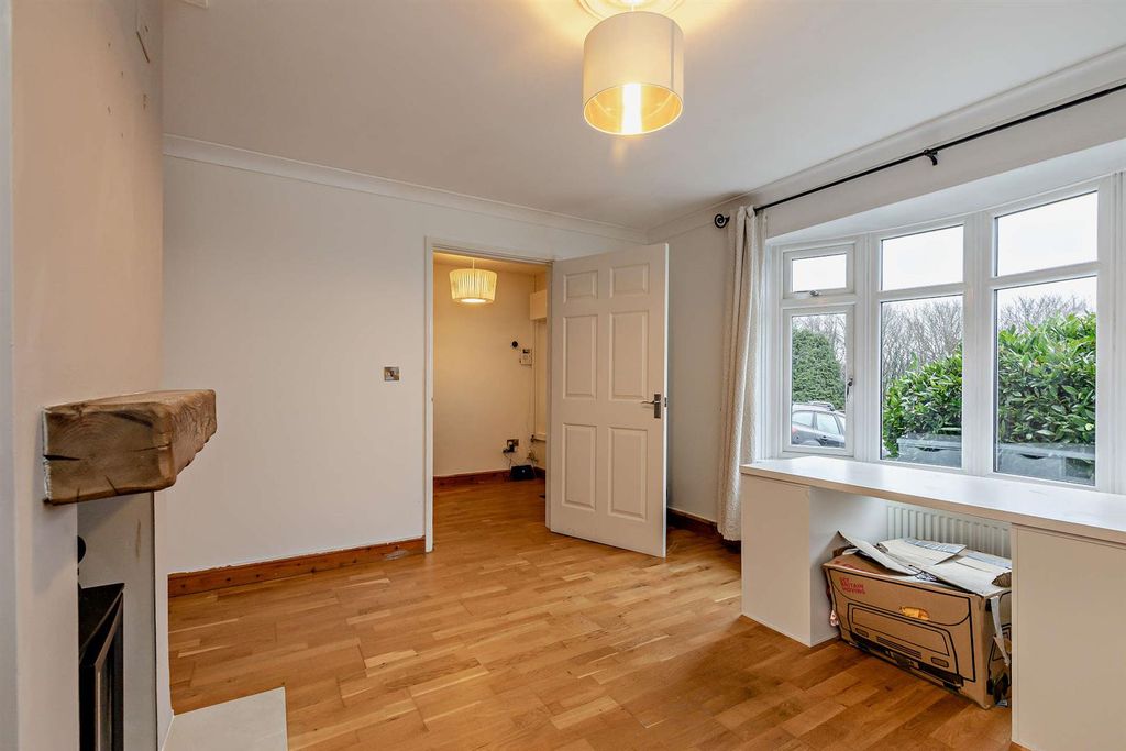 Property photo 3 of 16 8675090-Interior11-800.Jpg