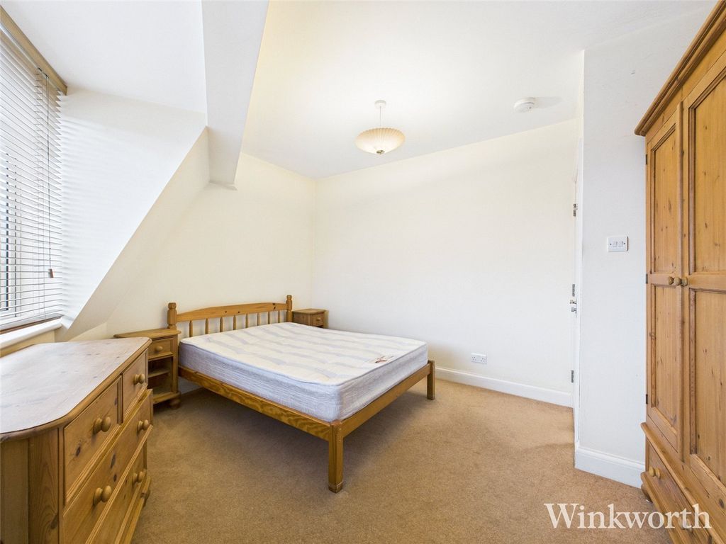 Property photo 3 of 7 Picture No. 23