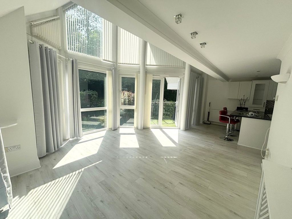 Additional image 7 of 3 bed flat for saleOld Teignmouth Road, Dawlish, Devon EX7