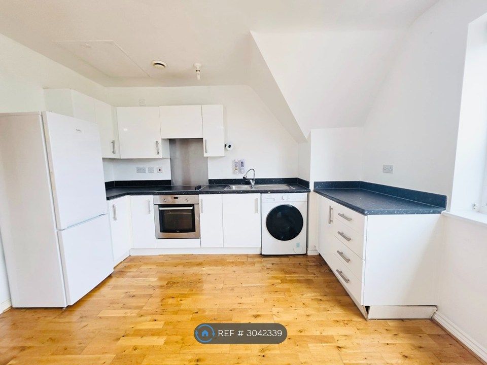 Property photo 2 of 7 Fitted Kitchen