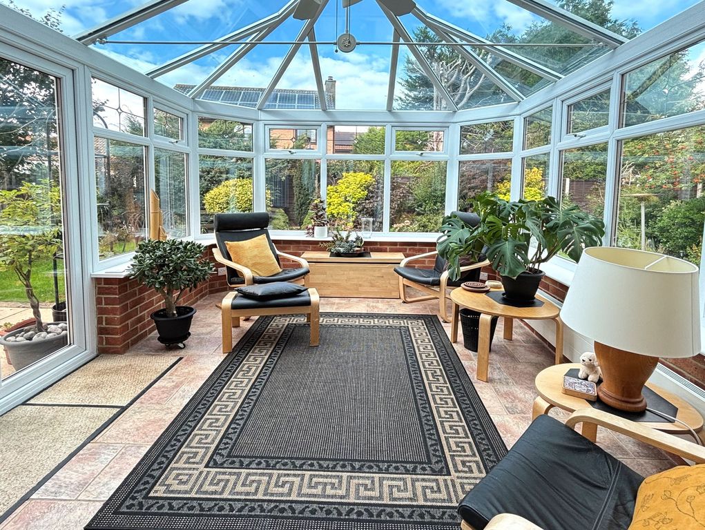 Property photo 3 of 22 Conservatory