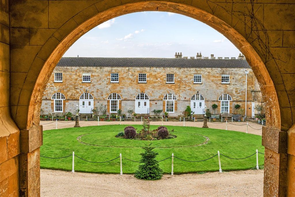 Property photo 3 of 24 Through The Grand Arch!