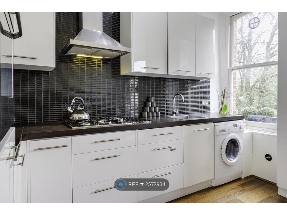 Property photo 3 of 6 Kitchen