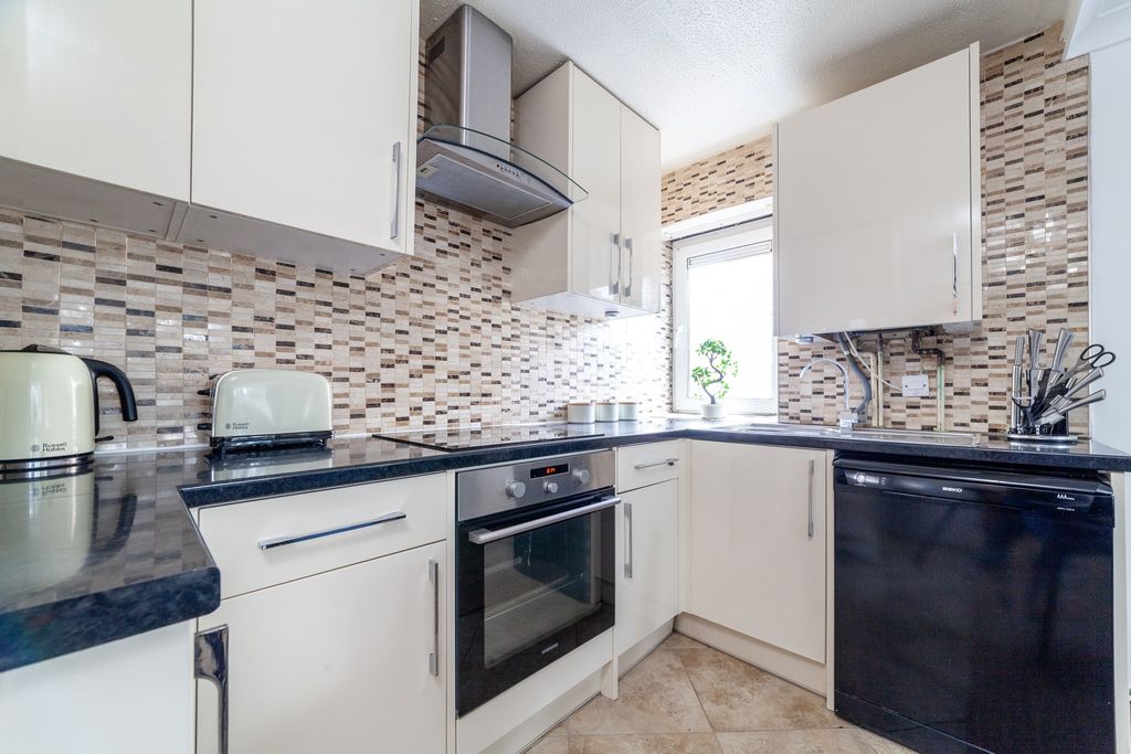 Property photo 2 of 15 Kitchen