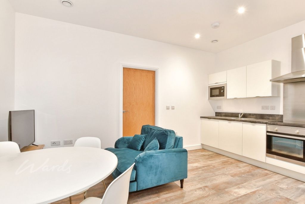 Property photo 3 of 5 Bishop Lounge