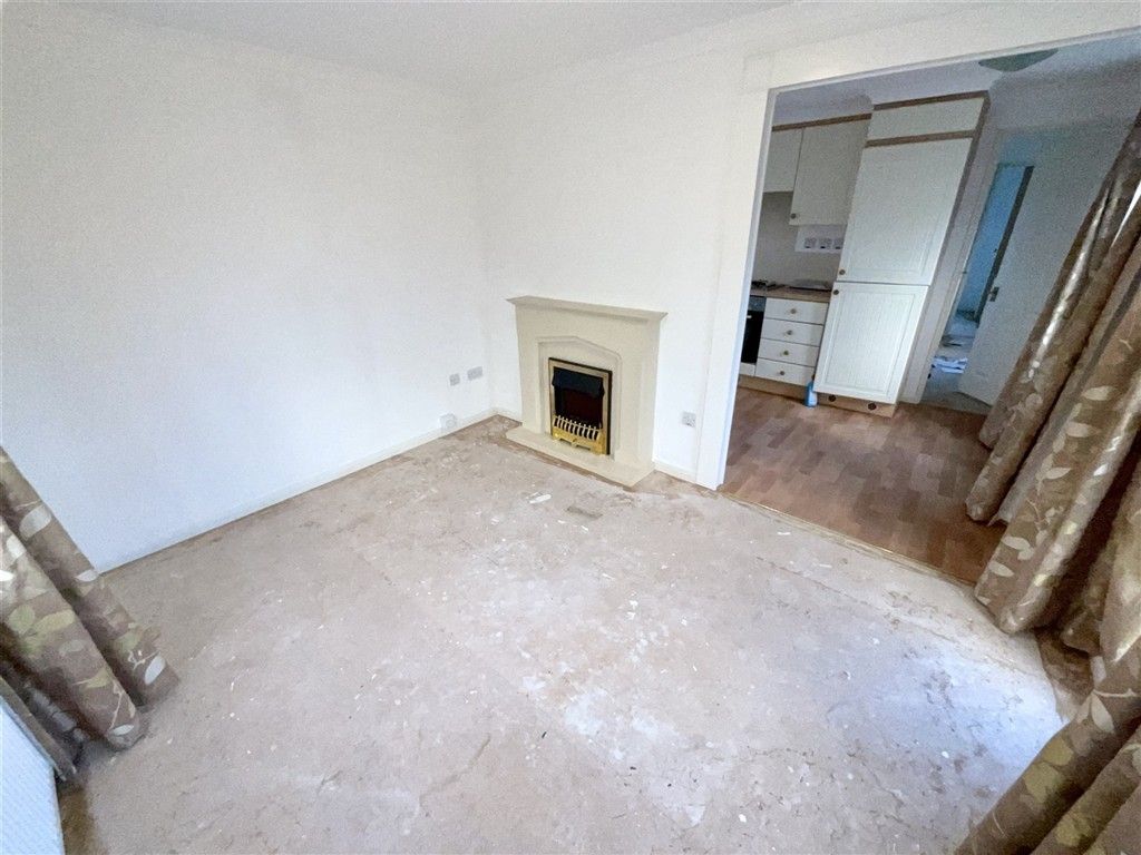 Property photo 1 of 6 Lounge Area