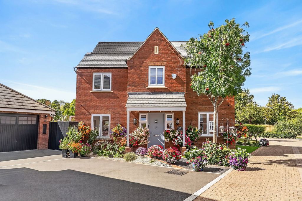 Property photo 1 of 42