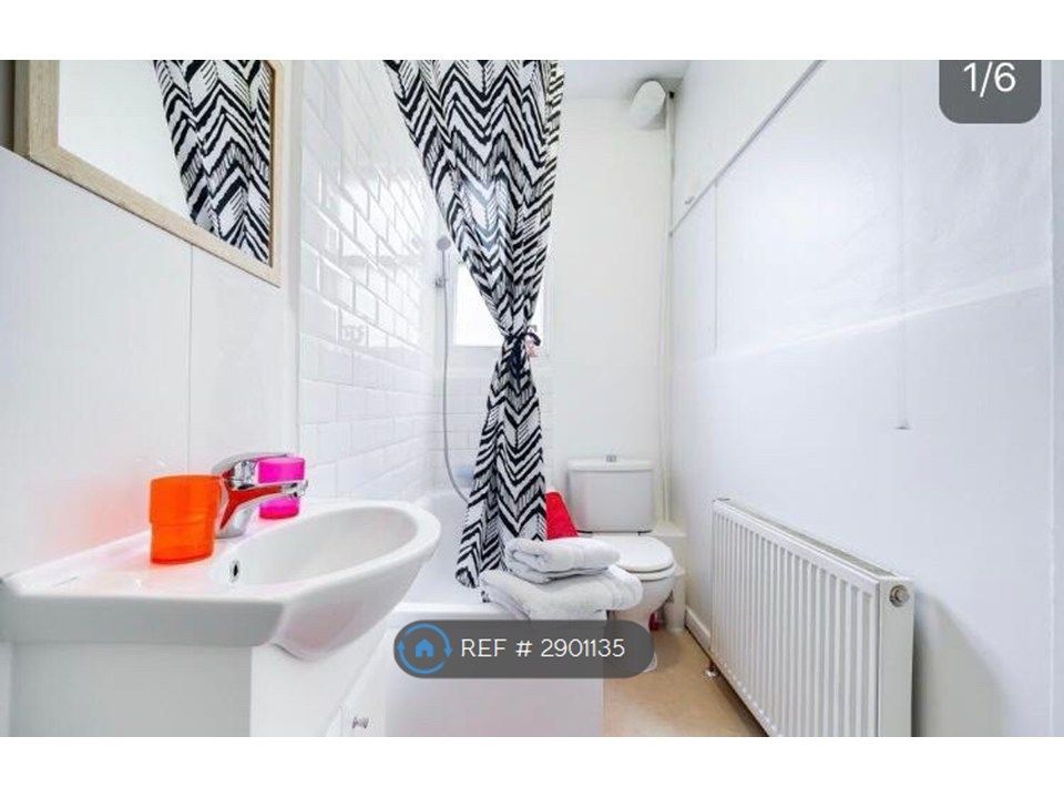 Property photo 3 of 6 Full Size Bath