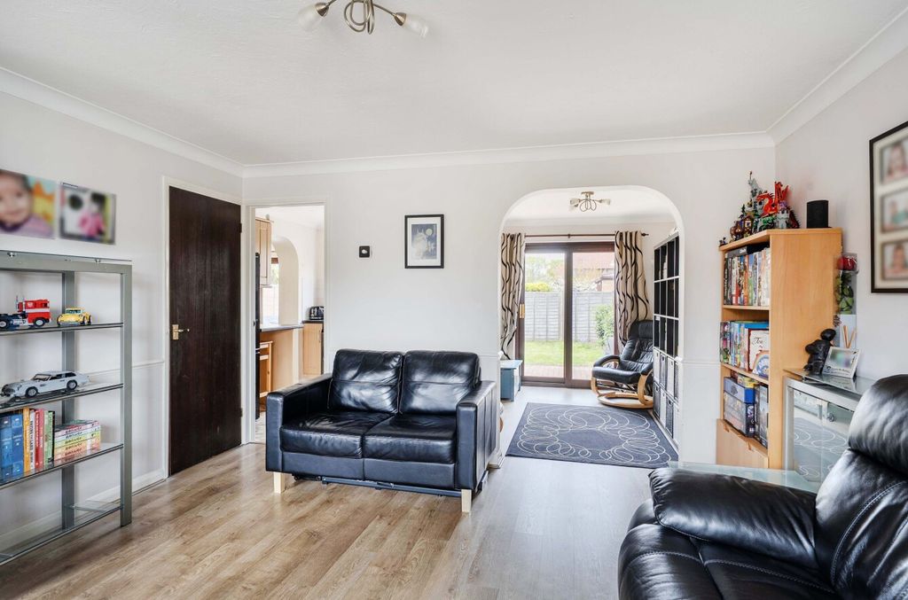 Property photo 2 of 14 1439983-29-69d8F8...