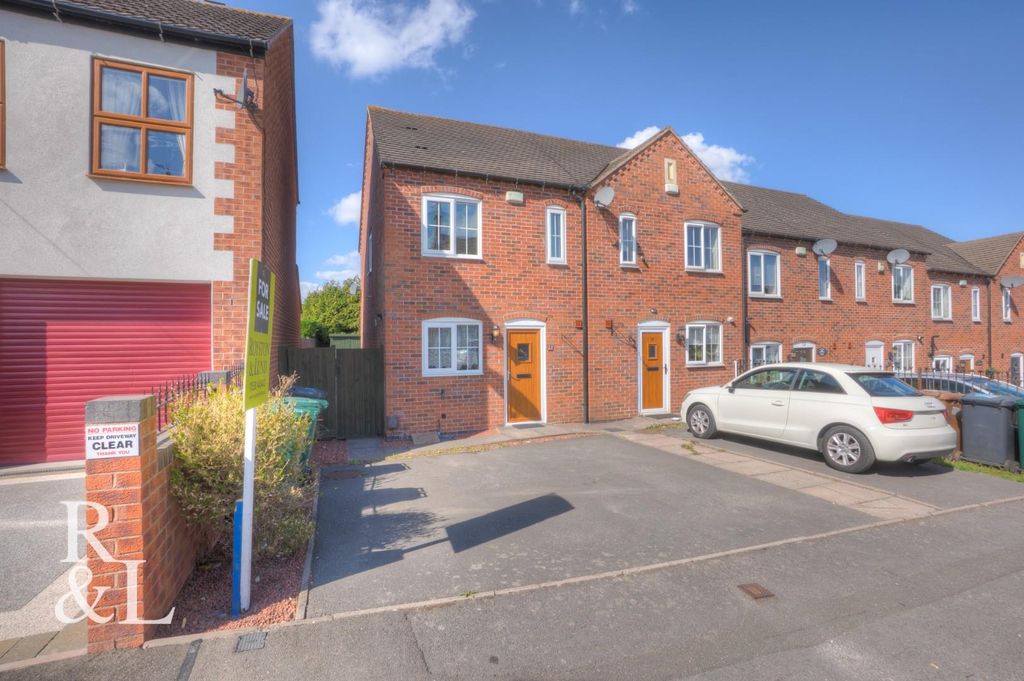 Property photo 1 of 19 Royston&Lund (19).Jpg