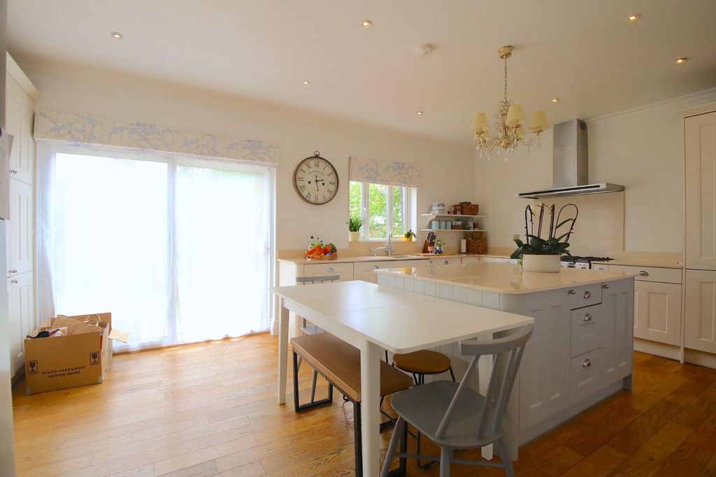 Property photo 3 of 15 Img_2242.Jpg