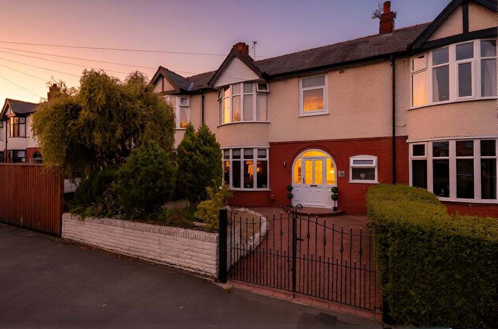 Property photo 3 of 53