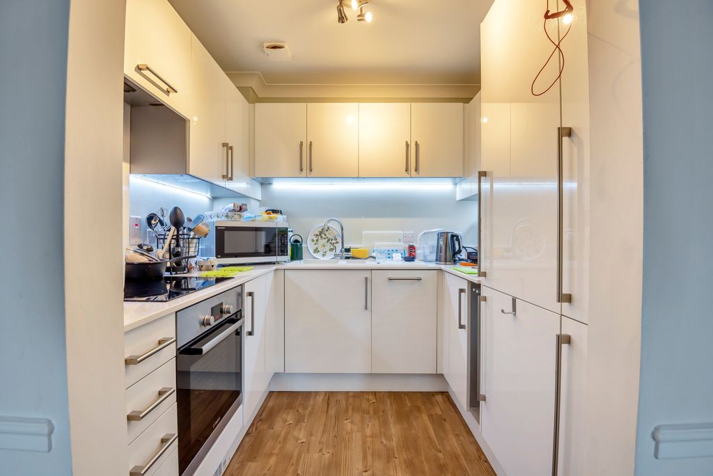 Property photo 3 of 17 Kitchen