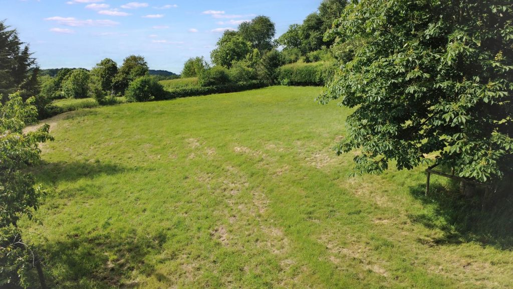 Property photo 3 of 40
