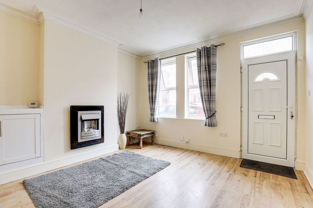 Property photo 2 of 21