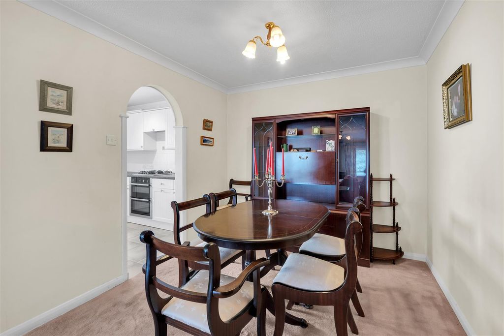 Property photo 3 of 15 Dining Area