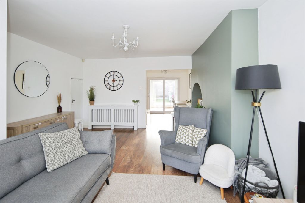 Property photo 2 of 17