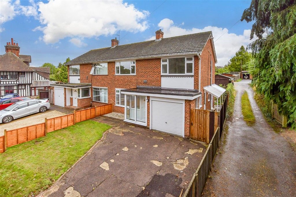 Property photo 3 of 9 External (Web) 1