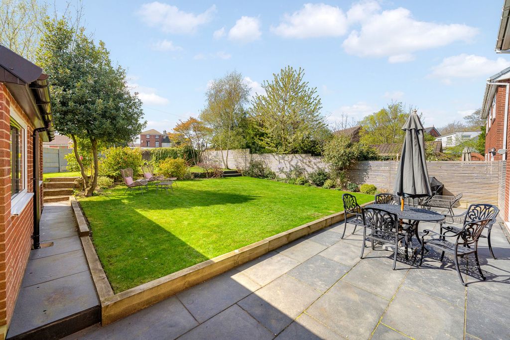 Property photo 2 of 48