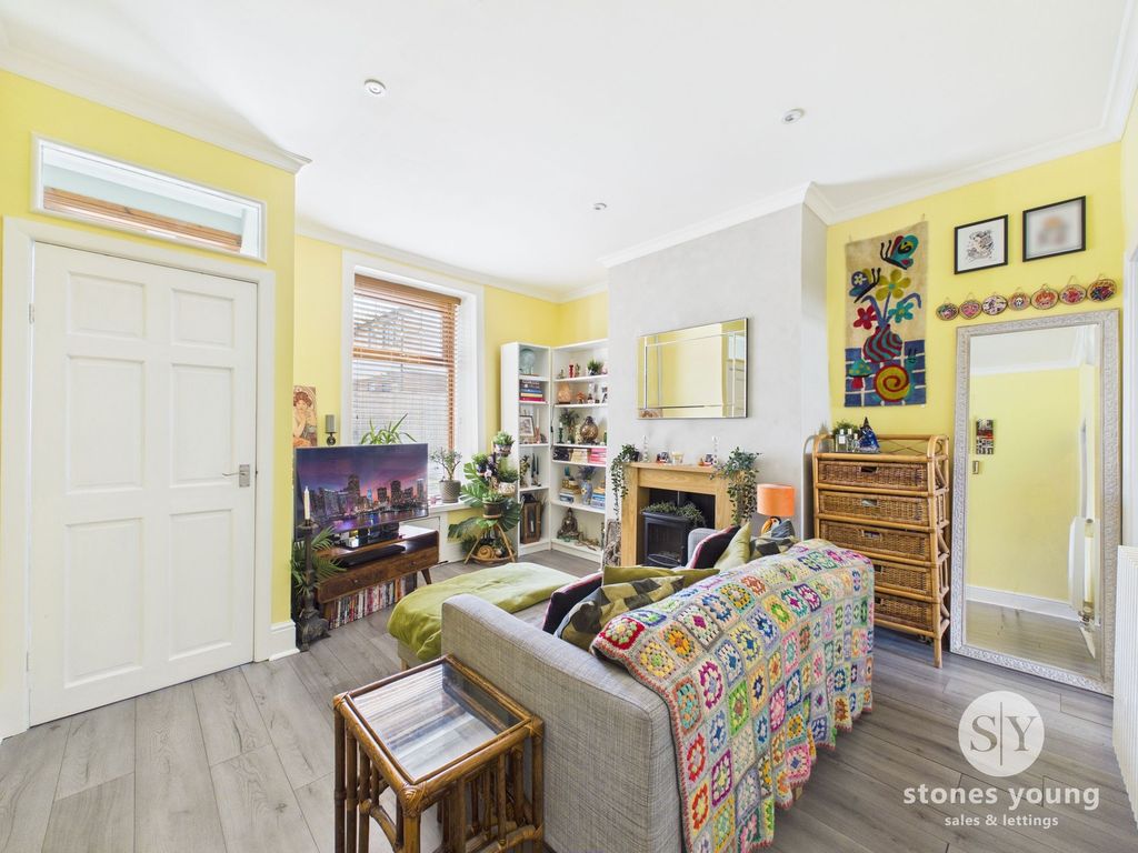 Property photo 2 of 17