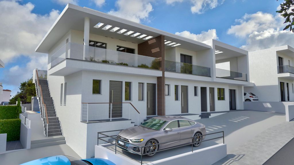 Property photo 2 of 18