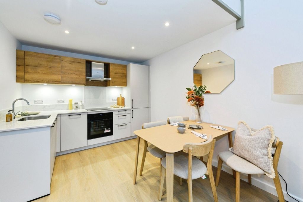 Property photo 1 of 14 Picture No. 11