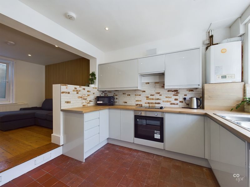 Property photo 2 of 10 Photo 3