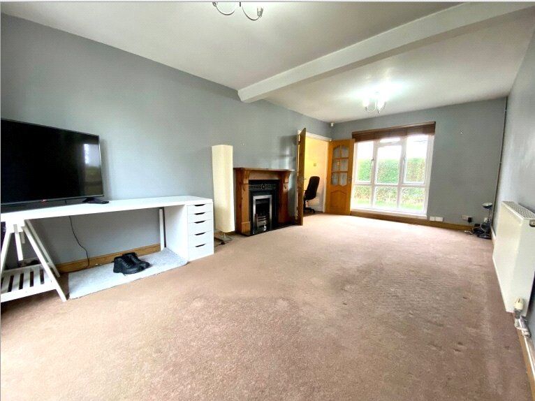 Property photo 3 of 9 Lounge