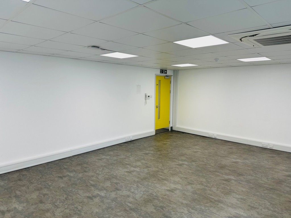 Property photo 3 of 12 Photo 31