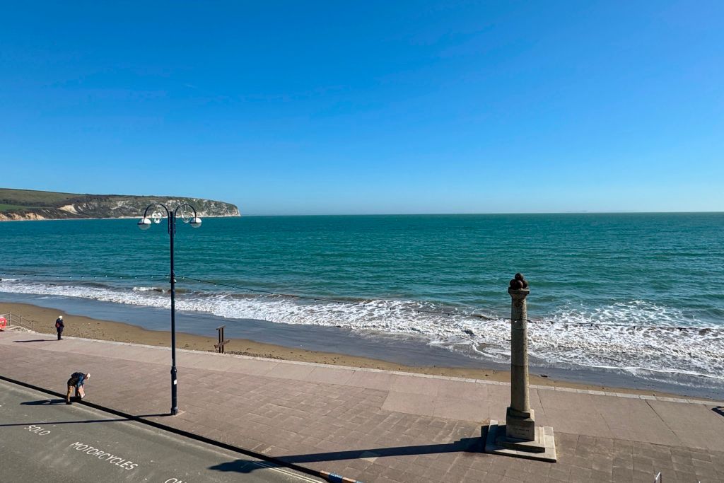 Property photo 1 of 10 Sea View