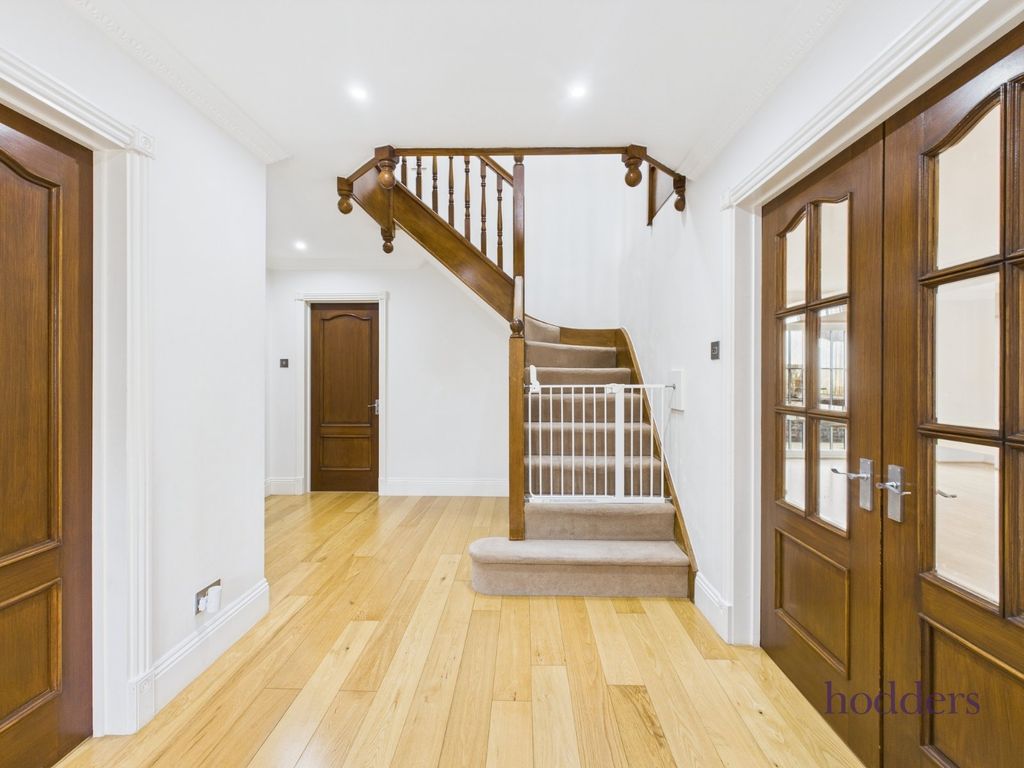Property photo 2 of 44 Picture No. 35