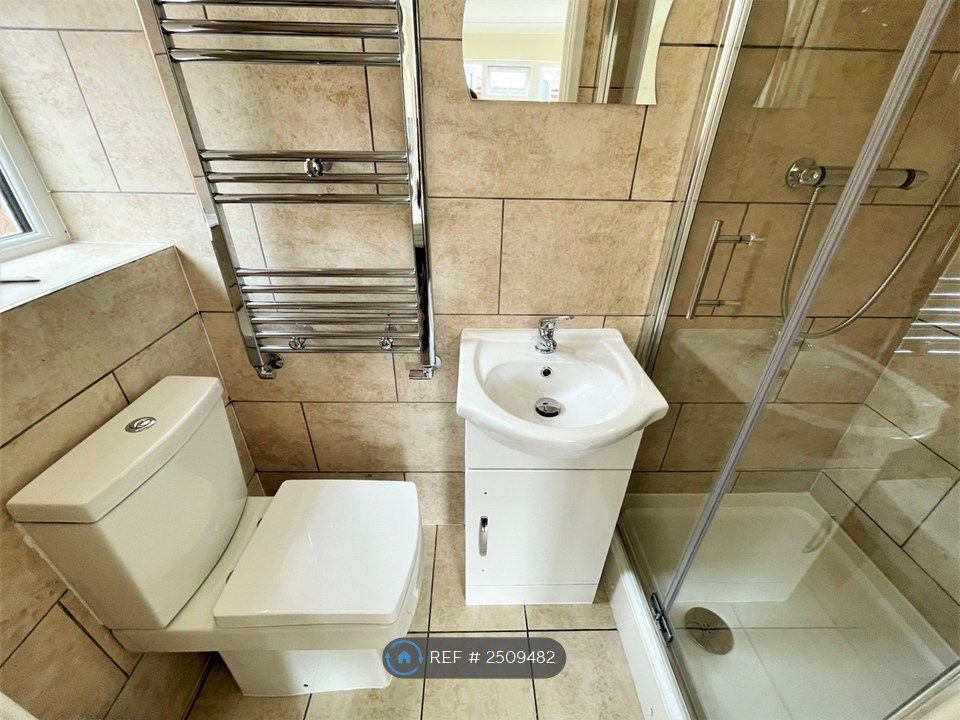 Property photo 2 of 5 Room 3 En-Suite