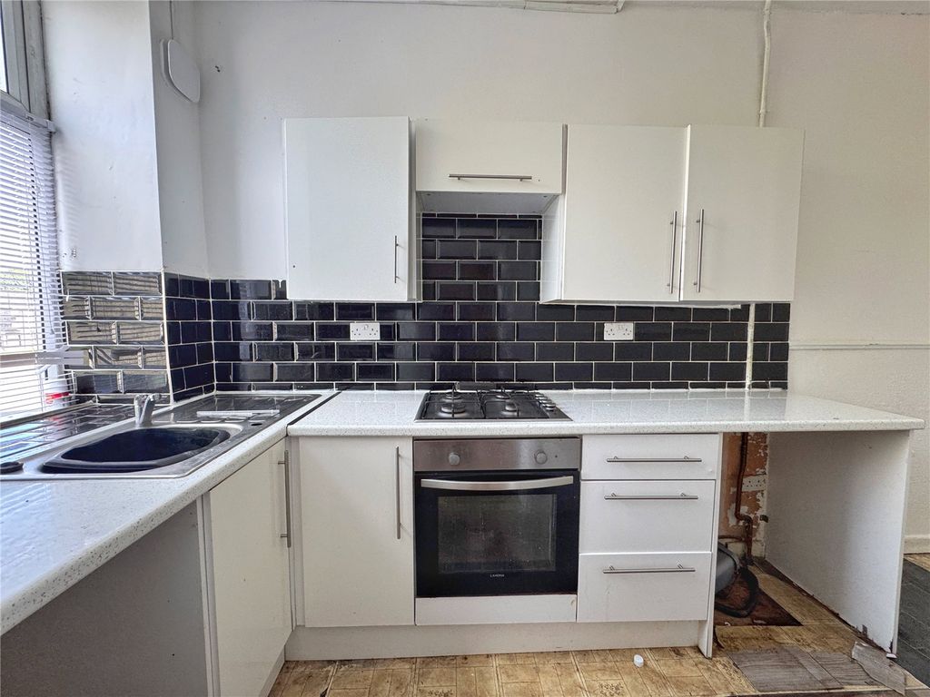 Property photo 3 of 10 Picture No. 05