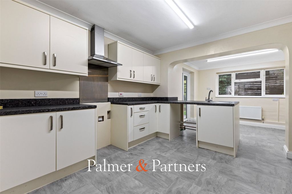 Property photo 3 of 28 Picture No. 08