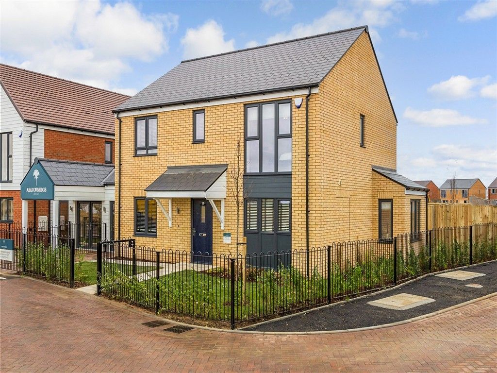 Property photo 1 of 11 Front