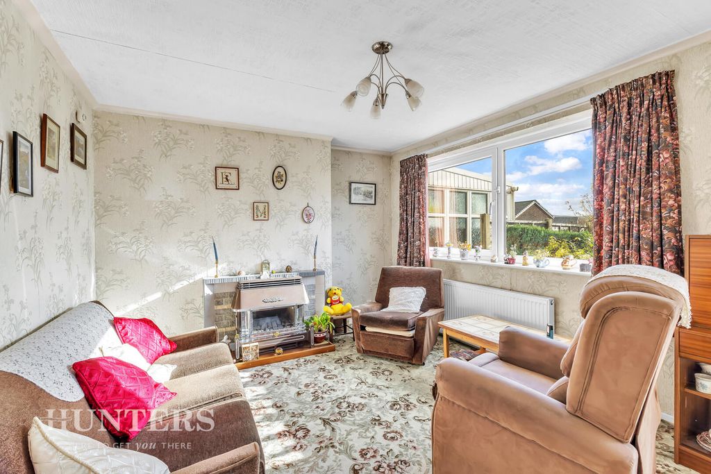 Property photo 3 of 26 Living Room