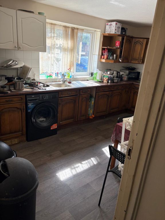 Property photo 2 of 3