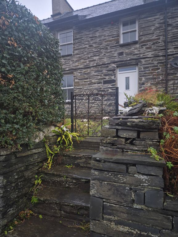 Property photo 2 of 37