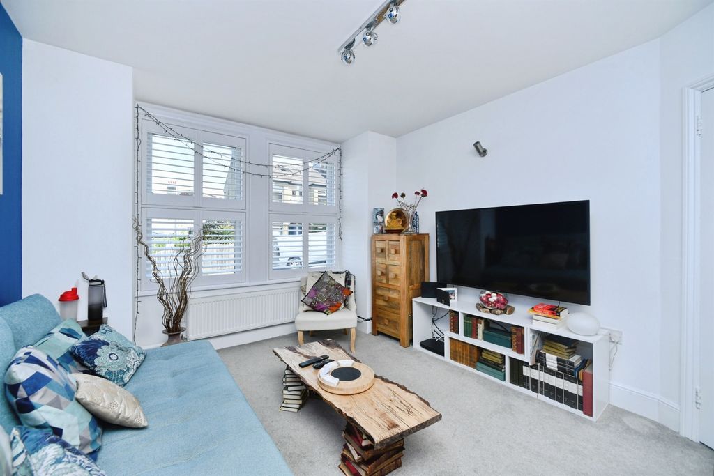 Property photo 2 of 19