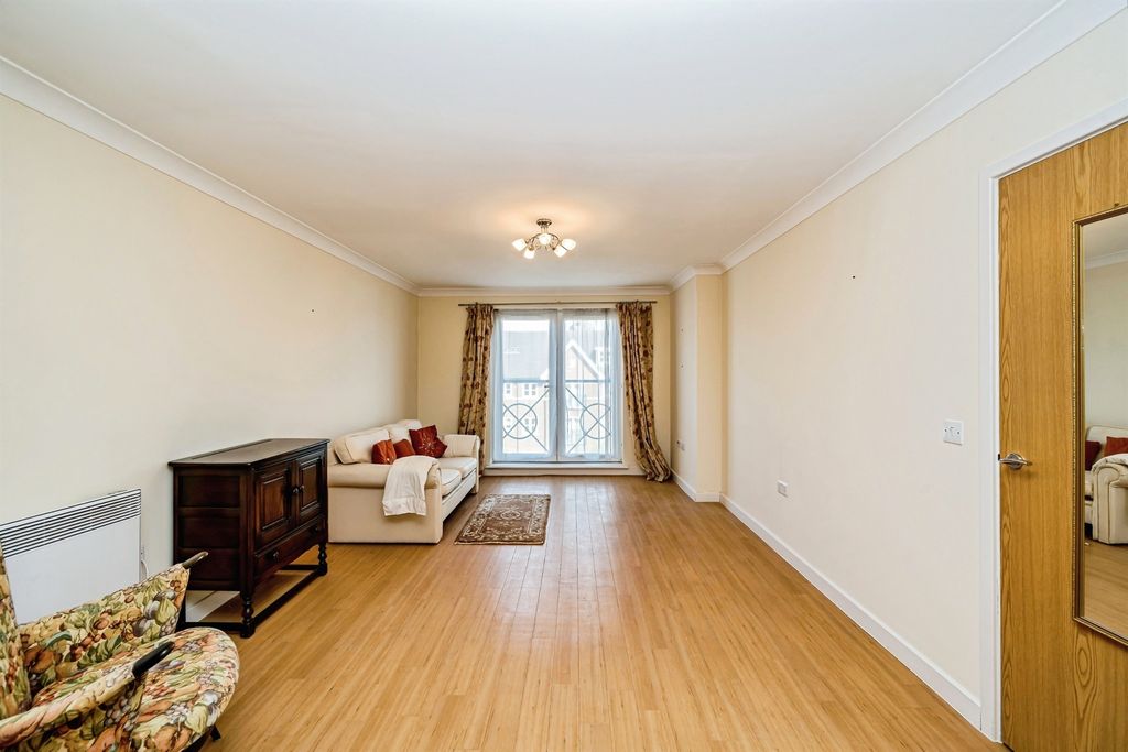 Property photo 3 of 10