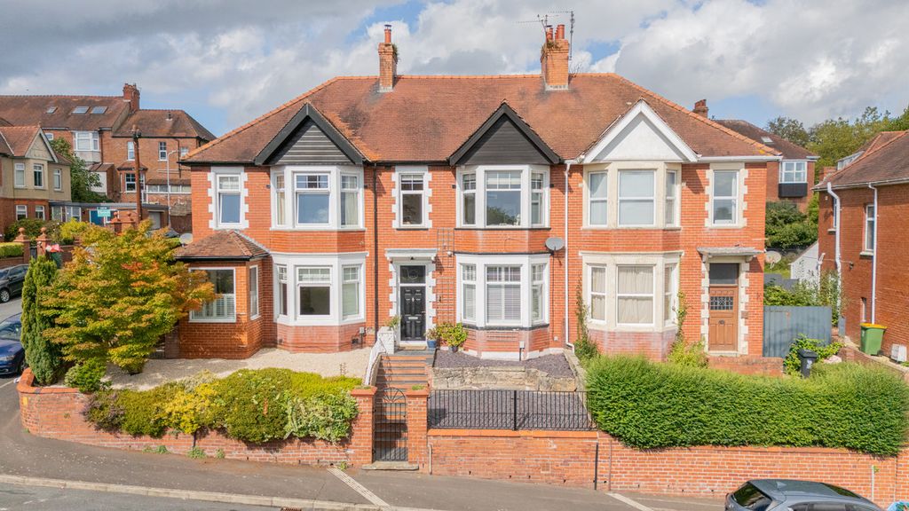 Property photo 1 of 32