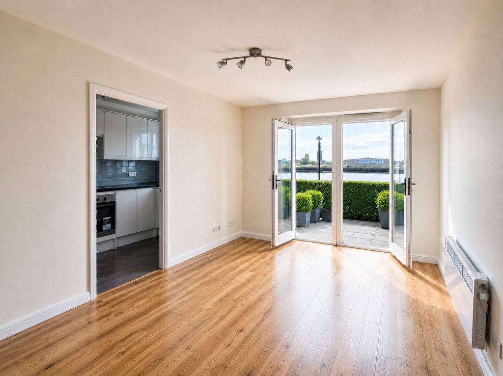 Property photo 1 of 7 1 Bedroom Fully-Refurbished Apartment With Beautiful River View And Parking At Ferguson Close Canary Wharf E14