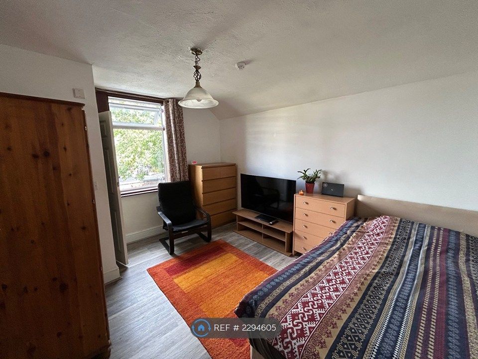 Property photo 1 of 3